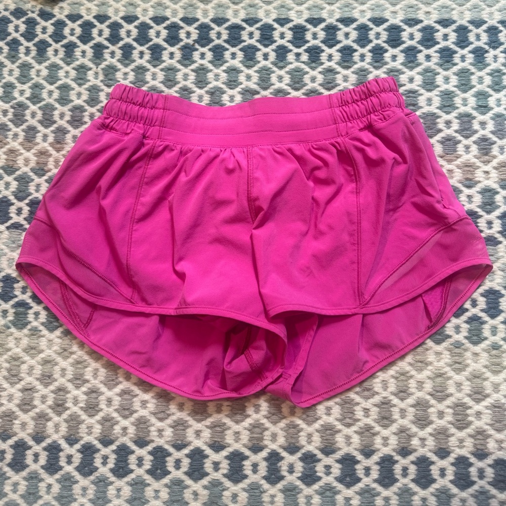 Lululemon Hotty Hot Low-Rise Lined Short 2.5"